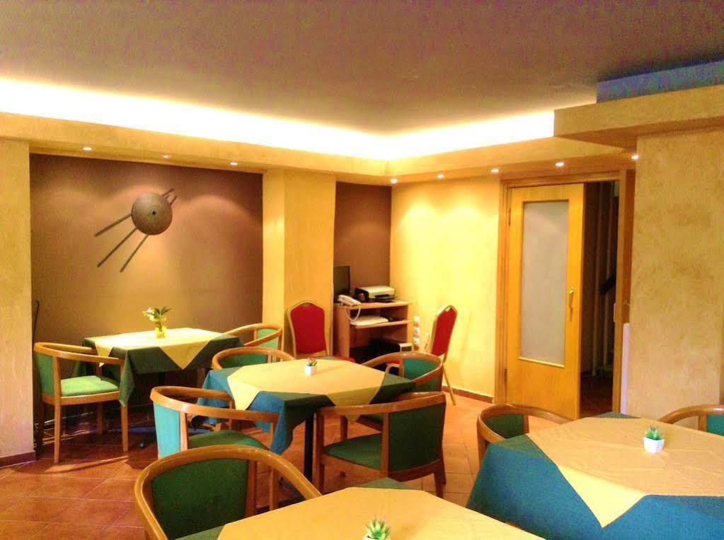 Hotel Platon Athene Buitenkant foto